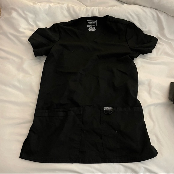 Cherokee workwear scrub top - Picture 1 of 6